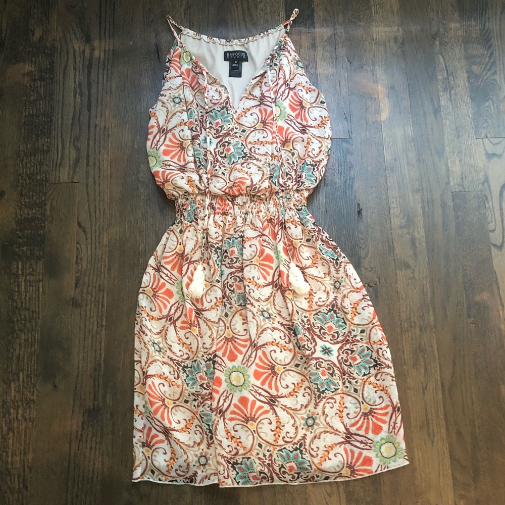Size 6 dress. Worn once. Can fit size 2-6